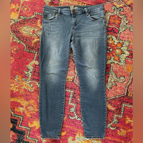 Kut from the Kloth | Women’s medium blue slightly distressed ankle jeans, sz 14 - Picture 5 of 16